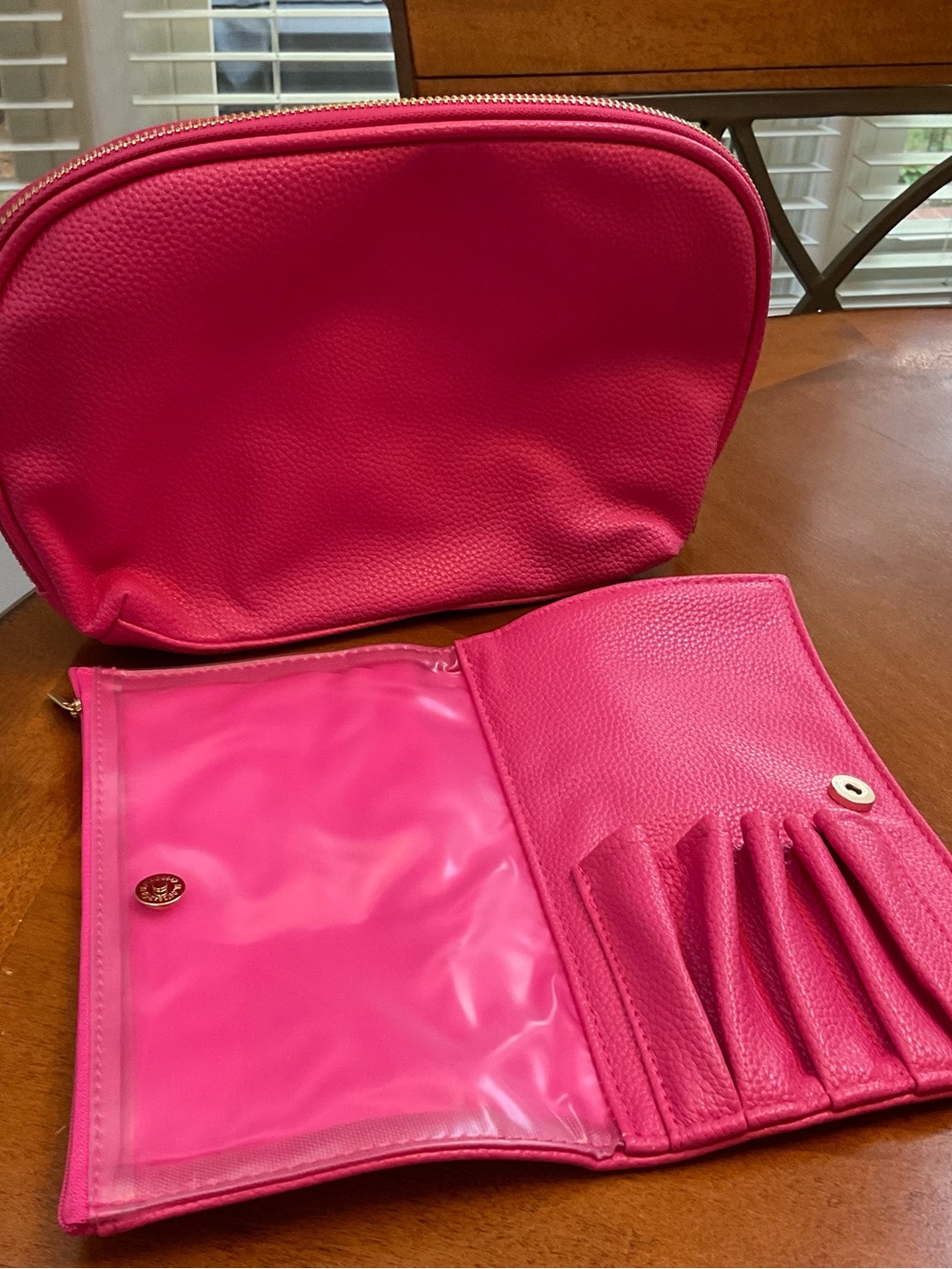 NEIMAN MARCUS Women's Cosmetic Pouch and Makeup Brush organizer NWT